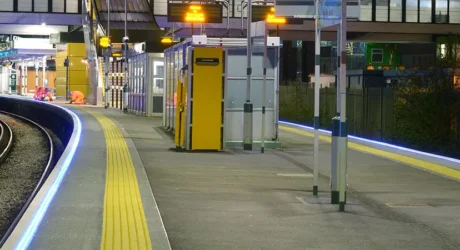 East Croydon LED lights on platform