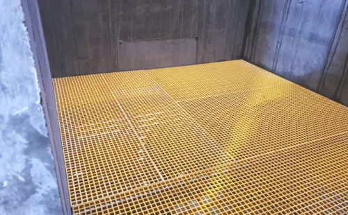 Dura Riser in yellow GRP grating